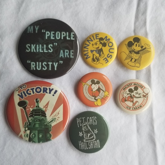 🌻Assorted Pins & Patches🌻 - Picture 2 of 3